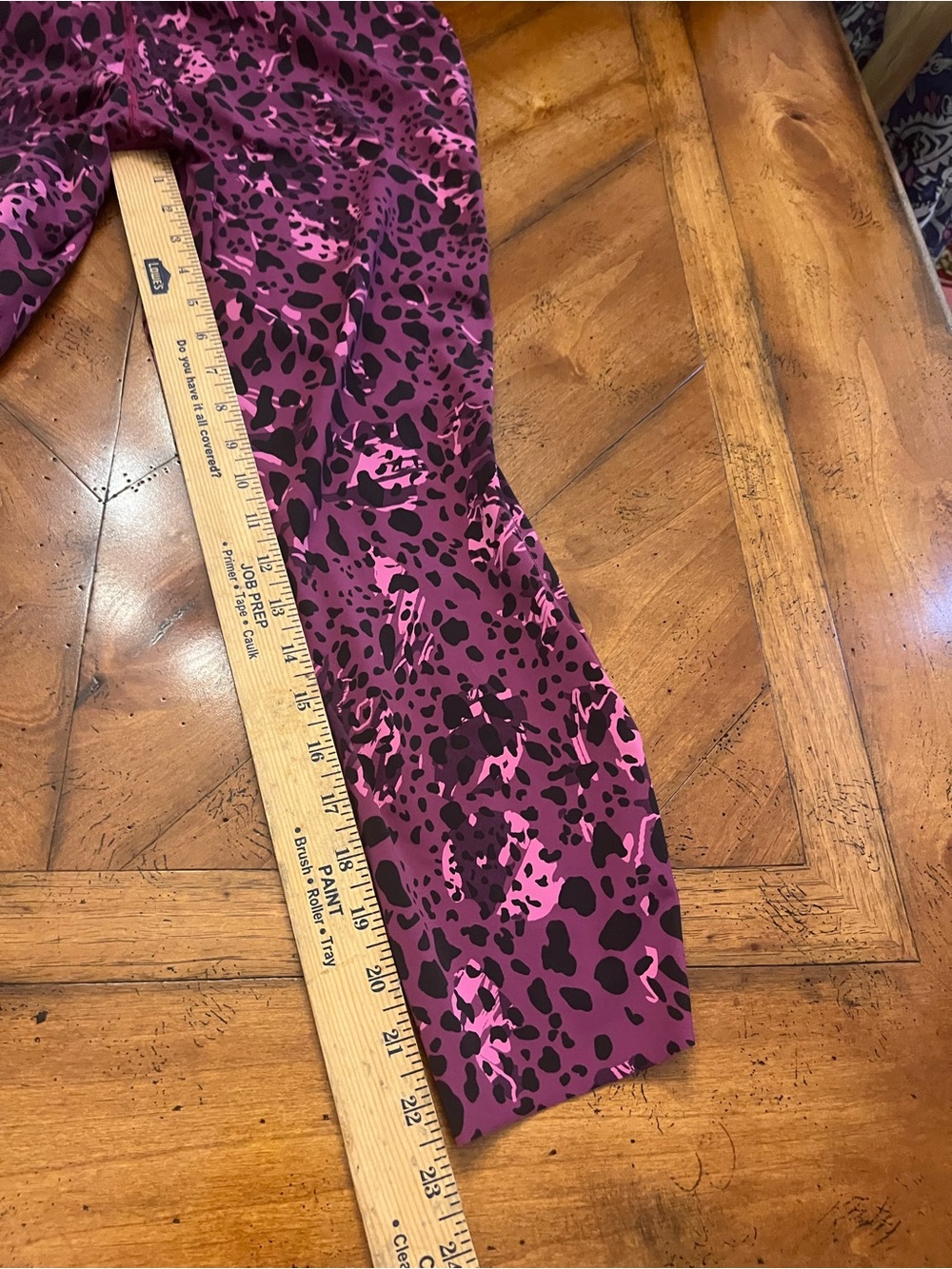 Lululemon Purple Pink Animal Print Leggings. Size L - Picture 8 of 9